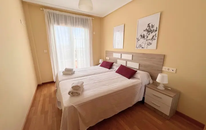 Ático amueblado con terraza y spa en Costa Reinante, foto 2